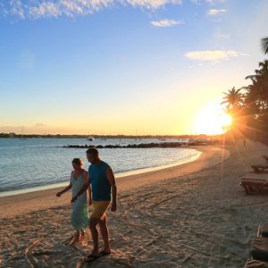 Beach Couple Mauricia Beachcomber Resort And Spa Luxury Mauritius Honeymoons