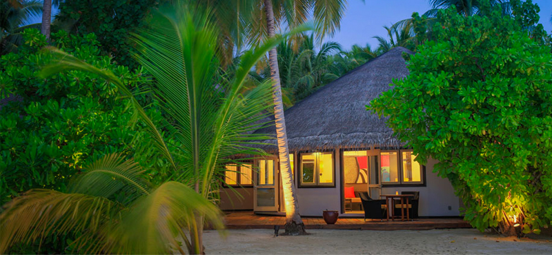 luxury Maldives holiday Packages Angsana Velavaru Beachfront Jet Pool Villa 2