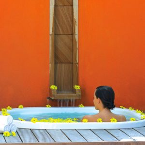 luxury Maldives holiday Packages Angsana Velavaru Beachfront Jet Pool Villa 3
