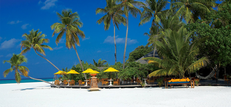 luxury Maldives holiday Packages Angsana Velavaru Kuredu Bar