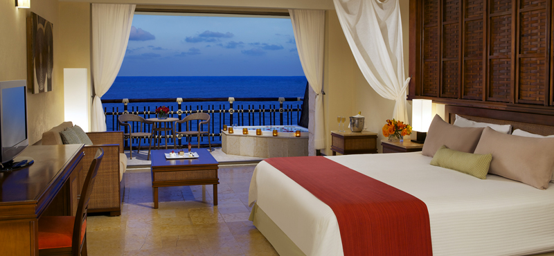 Luxury Mexico Holiday Packages Dreams Riviera Cancun Resort And Spa Mexico Preferred Club Ocean Front Honeymoon Suite 2