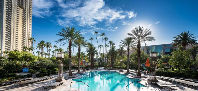 The Best Pool Parties In Las Vegas Mgm Grand Las Vegas