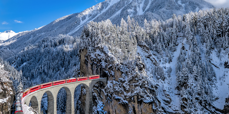 Winters Vs Summer In Switzerland Switzerland Holiday Packages Glacier Express