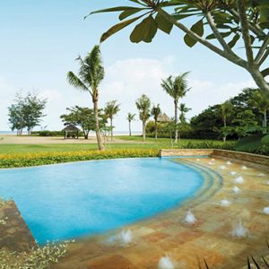 Luxury Malaysia Holiday Packages Shangri La Rasa Ria Resorts And Spa Ocean Wing Jacuzzi