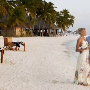 Veligandu Island Resort & Spa Luxury Maldives Holiday Packages Beach Dining