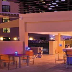 Luxury Abu Dhabi Holiday Packages Traders Hotel Qaryat Al Beri Pool Bar