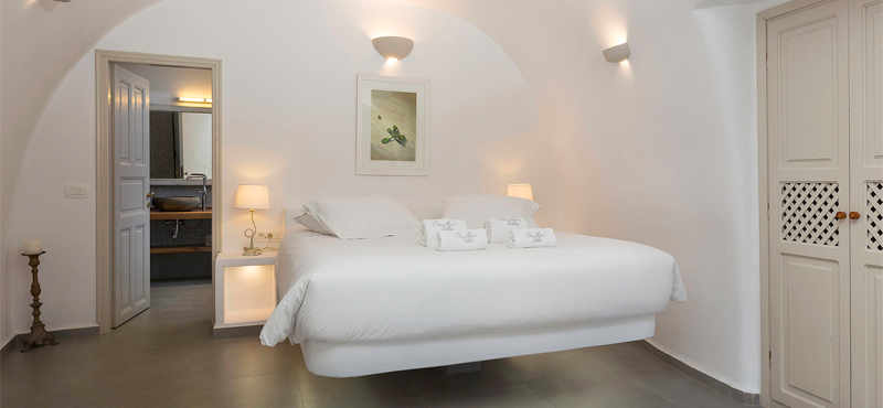 Luxury Greece Holiday Packages Oia Mare Villas Cave Suite Bedroom