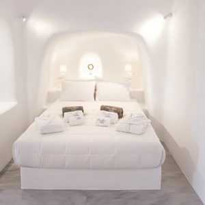Luxury Greece Holiday Packages Oia Mare Villas Cave Superior Studio With Hot Tub 7