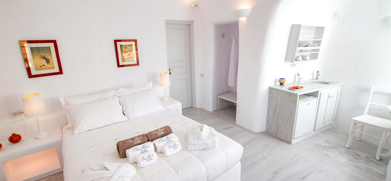 Luxury Greece Holiday Packages Oia Mare Villas Cave Superior Studio With Hot Tub Bedroom