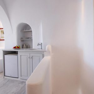 Luxury Greece Holiday Packages Oia Mare Villas Honeymoon Cave Suite With Hot Tub 4