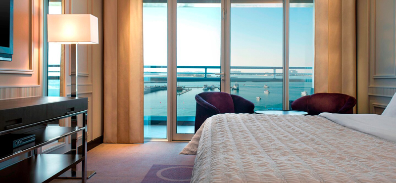 Luxury Dubai Holidays Le Meridien Mina Seyahi Deluxe Suite Sea View 5