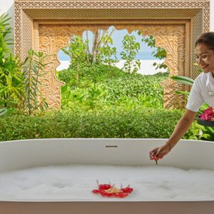 Luxury Maldives Holidays Fairmont Maldives Sirru Fen Fushi Spa Bath