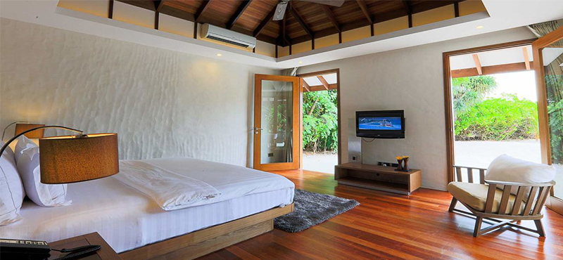 Luxury Maldives Holidays Hideaway Beach Resort Deluxe Sunset Beach Villa Pool 4